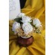 Çiçek Taş Rose Gölgeli Saksı 5 Adet Beyaz Güller Çipsolarla Çevrili