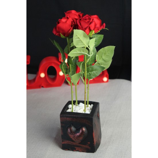 Çiçek Taş Rose Gölgeli Saksı Kalp Desenli Kırmızı Güller 4 Adet Yapay