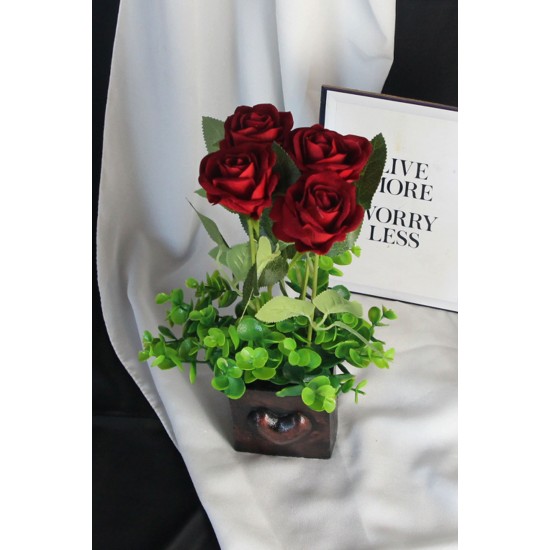 Çiçek Taş Rose Gölgeli Saksı Kalp Desenli Kırmızı Güller 4 Adet Yeşilliklerle Çevrili Yapay