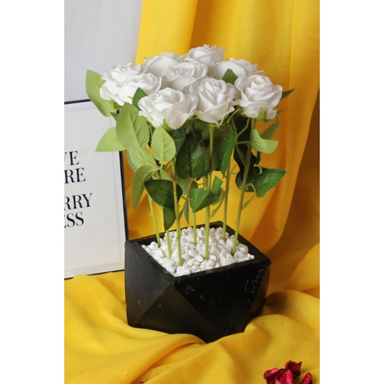 Beyaz Güller 9 Adet Yapay Taş Siyah Saksı