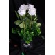 Çiçek Taş Saksı Kalp Desenli Gümüş Gölgeli Beyaz Güller 4 Adet Yapay Yeşilliklerle Sarılı