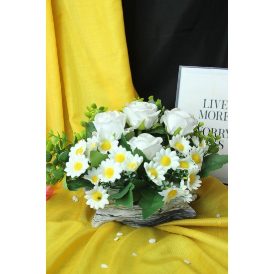 Çiçek Taş Saksı 4 Adet Beyaz Güller & 20 Başlıklı Papatyalar Yapay Yeşilliklerle Sarılı